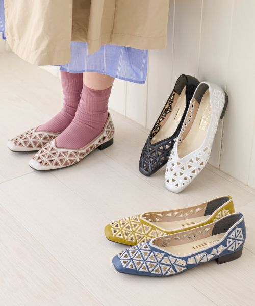 刺繍カットワークフラットシューズSE251606 | アウトレットの通販